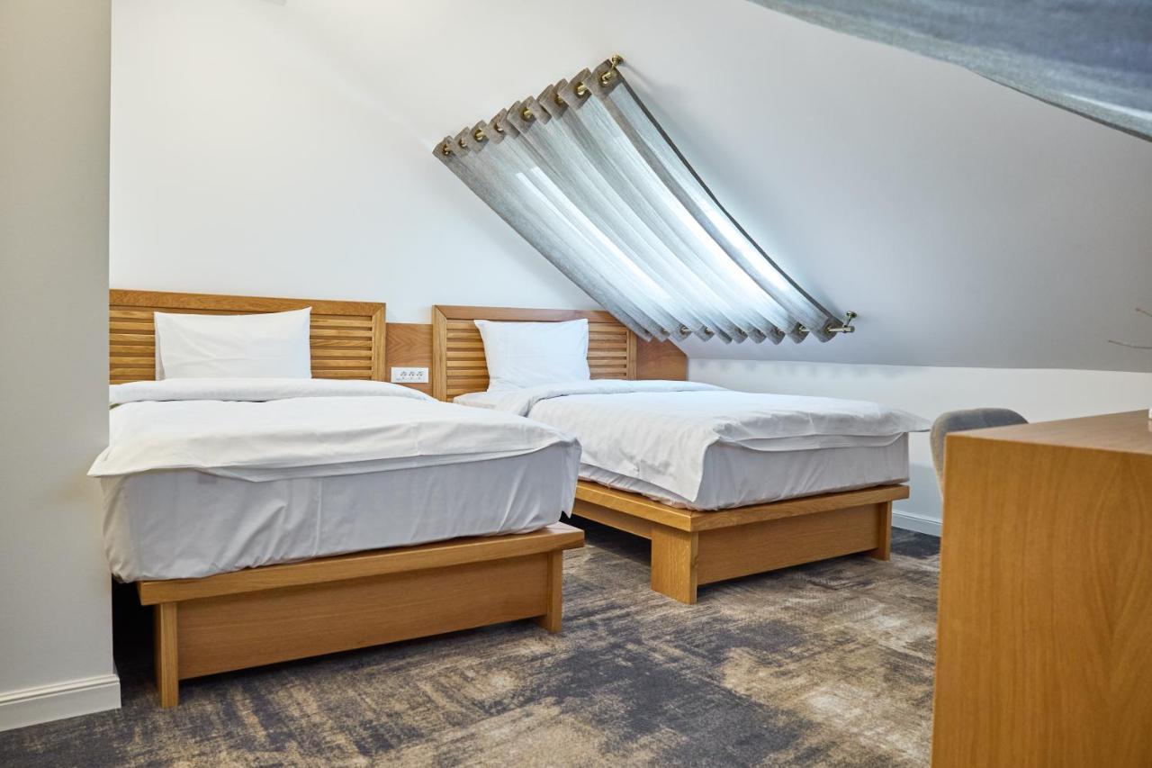 Hotel Eden Râmnicu Sărat Kültér fotó