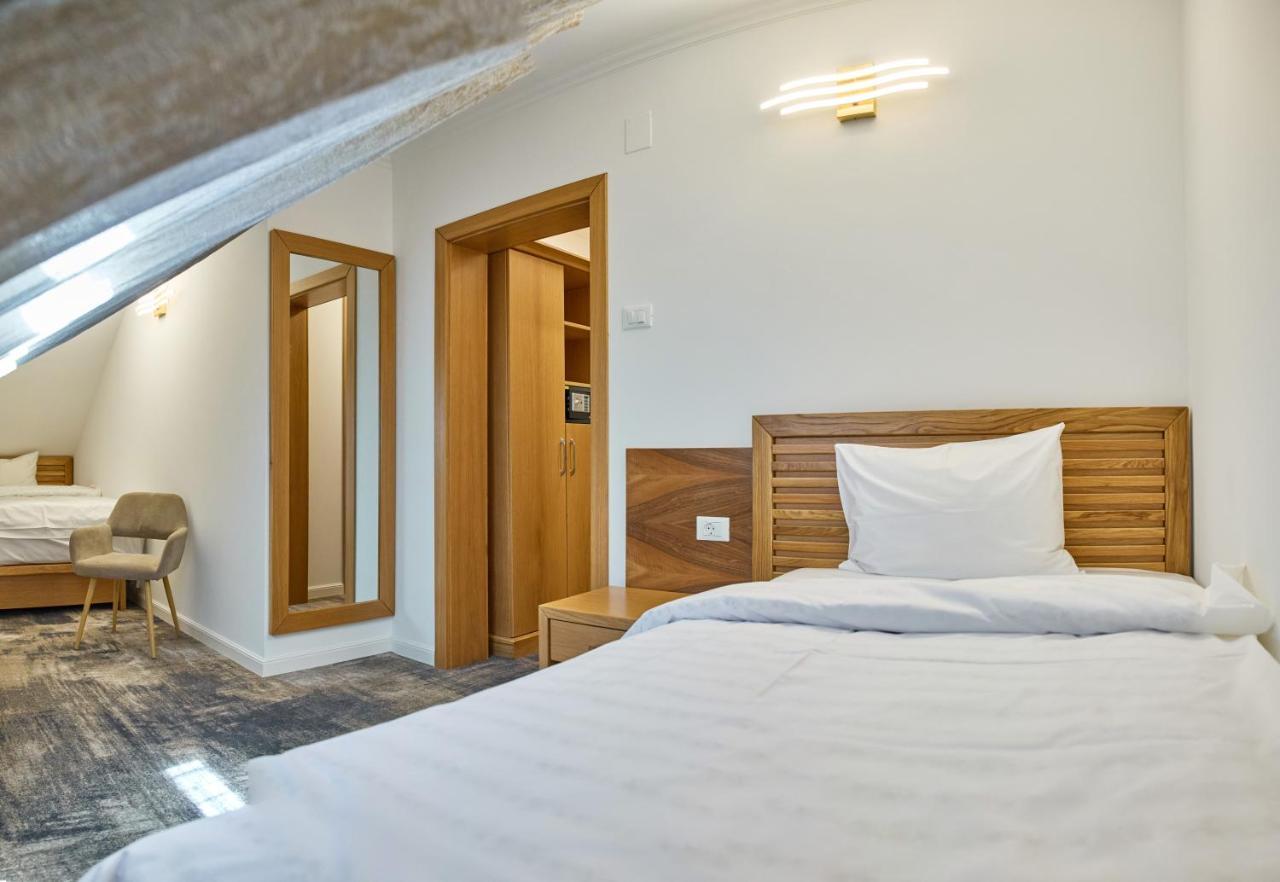 Hotel Eden Râmnicu Sărat Kültér fotó
