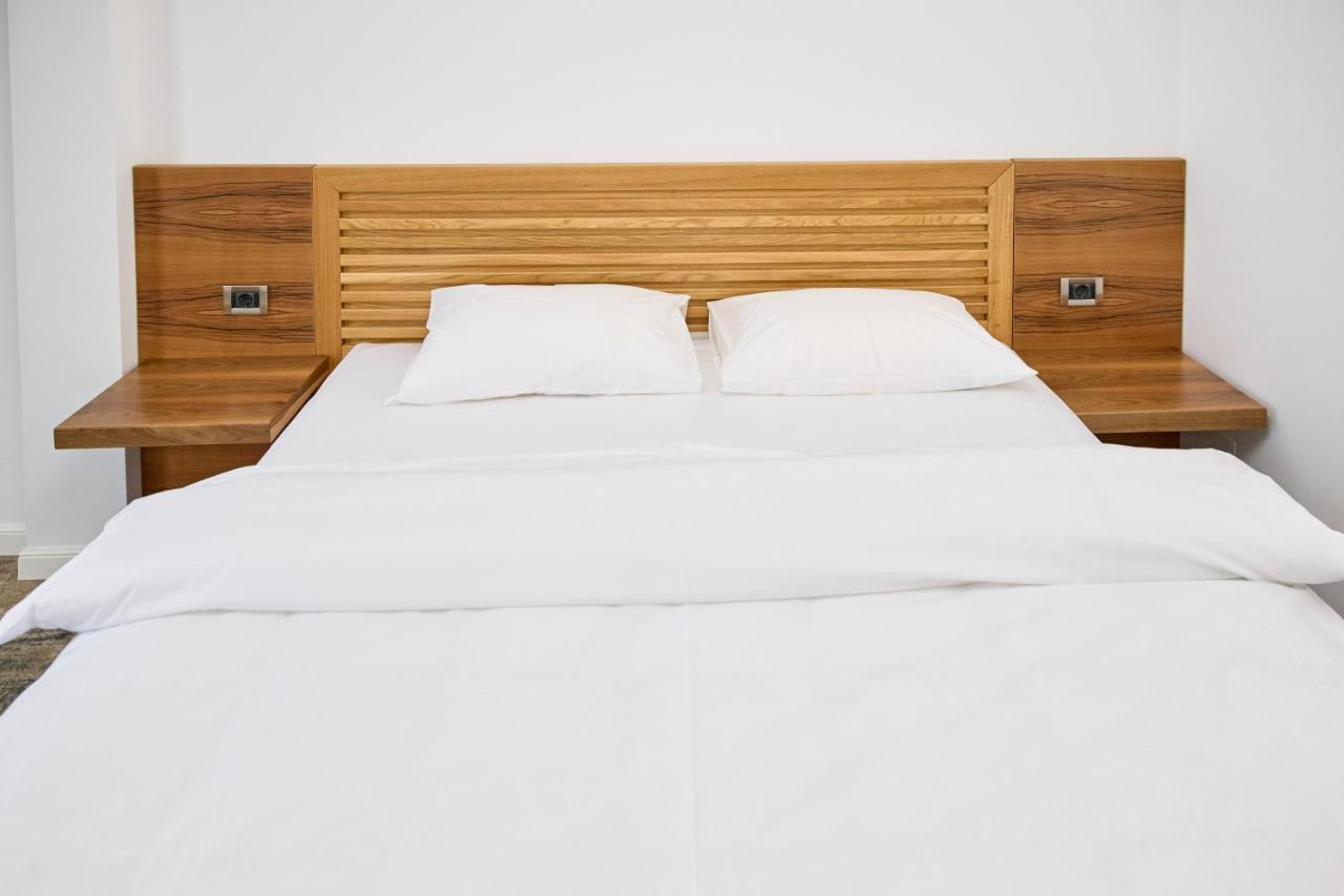 Hotel Eden Râmnicu Sărat Kültér fotó