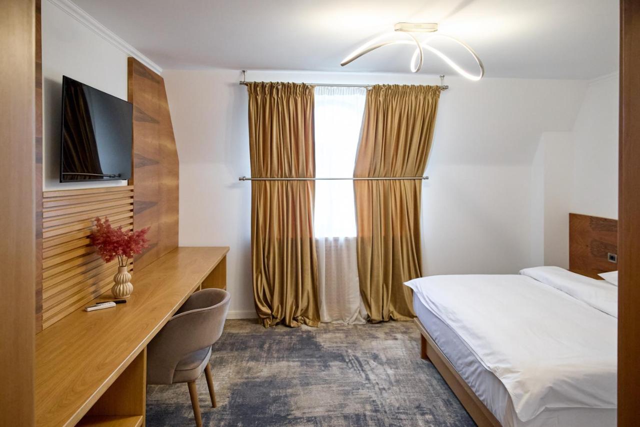 Hotel Eden Râmnicu Sărat Kültér fotó
