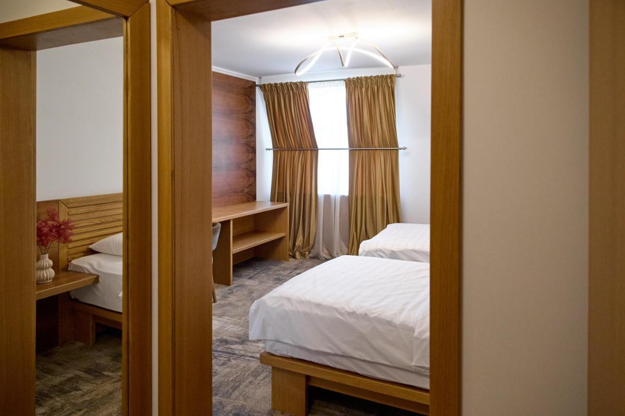 Hotel Eden Râmnicu Sărat Kültér fotó