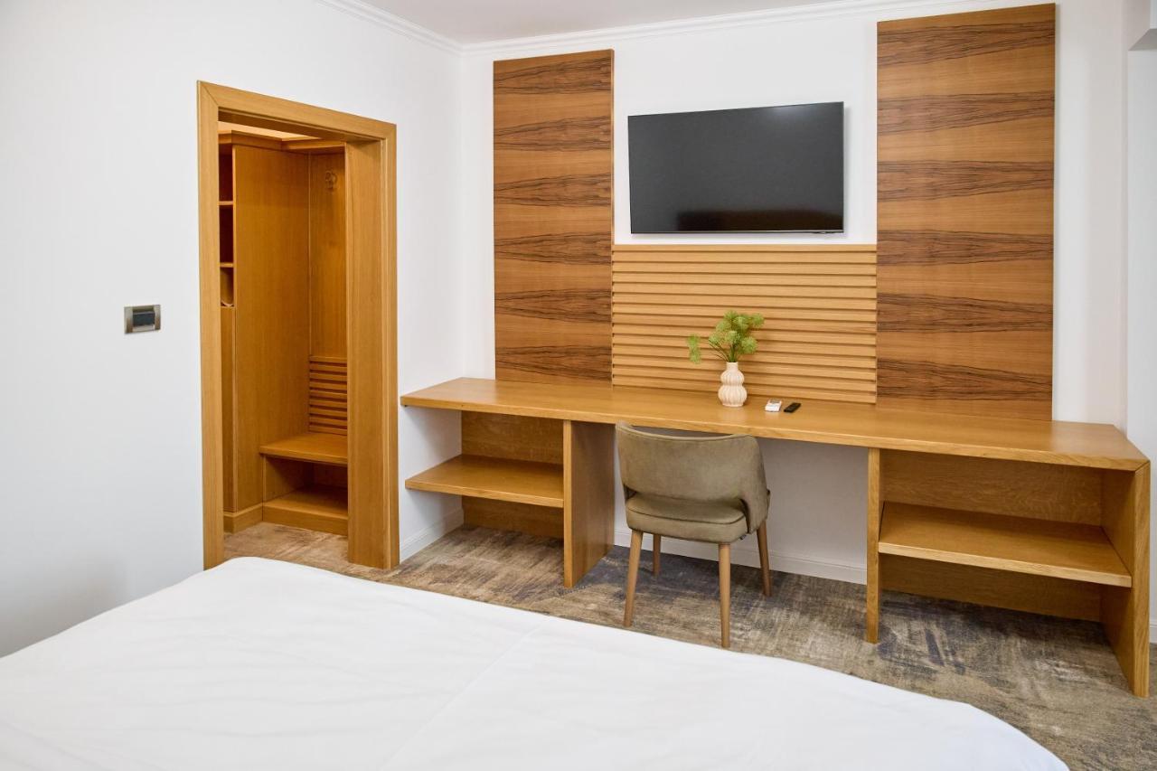 Hotel Eden Râmnicu Sărat Kültér fotó