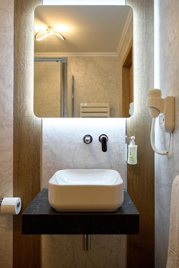 Hotel Eden Râmnicu Sărat Kültér fotó