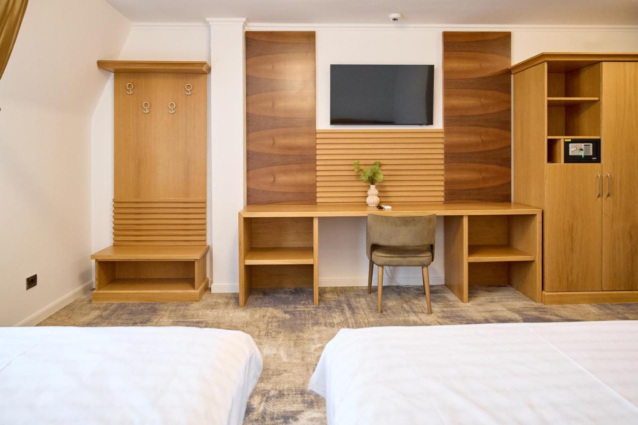 Hotel Eden Râmnicu Sărat Kültér fotó