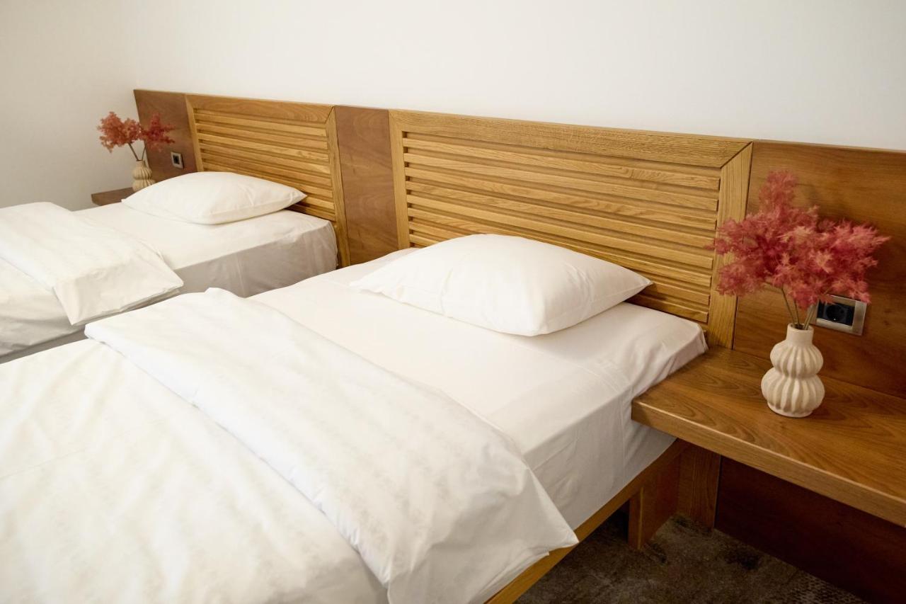 Hotel Eden Râmnicu Sărat Kültér fotó