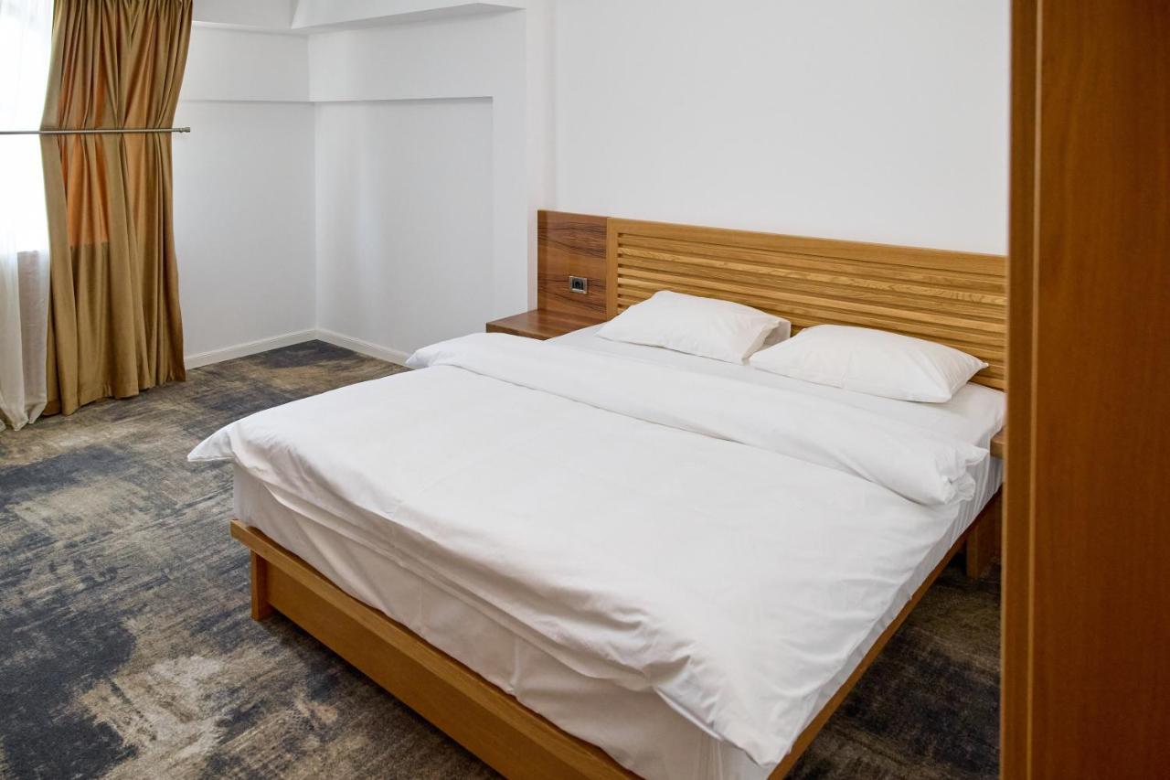 Hotel Eden Râmnicu Sărat Kültér fotó