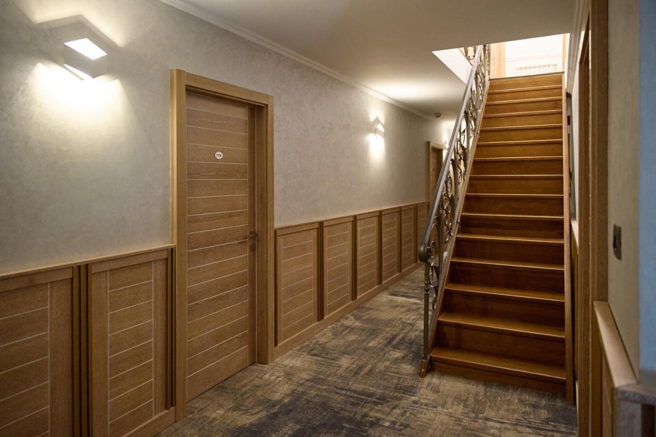 Hotel Eden Râmnicu Sărat Kültér fotó