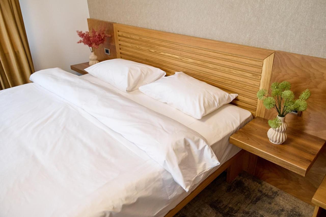 Hotel Eden Râmnicu Sărat Kültér fotó