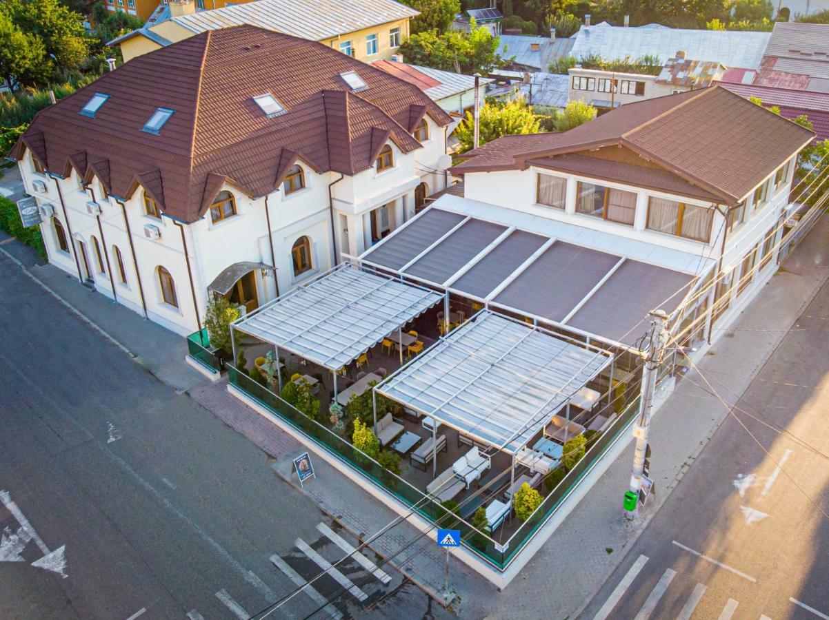 Hotel Eden Râmnicu Sărat Kültér fotó
